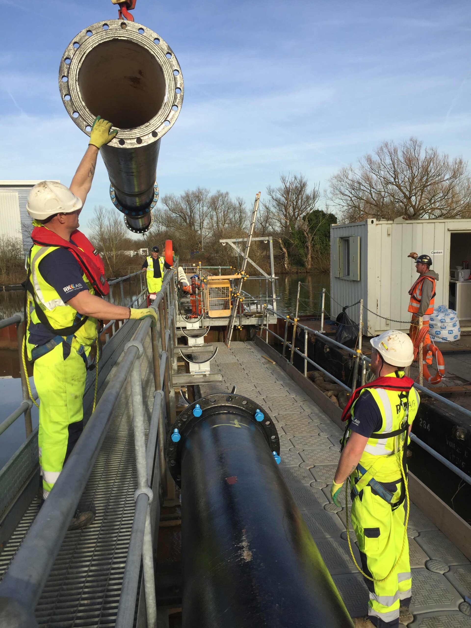 FPS floating pontoon access system installed on an inland water body